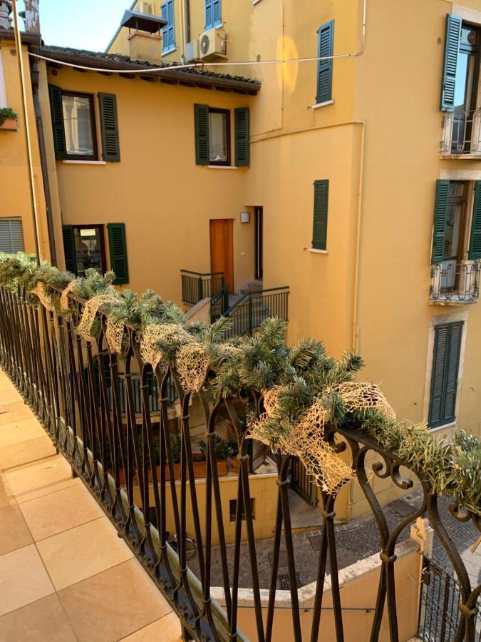 Palazzo Teatro Vecchio-Holiday Suites Salo Exterior photo