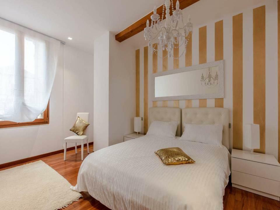 Palazzo Teatro Vecchio-Holiday Suites Salo Exterior photo